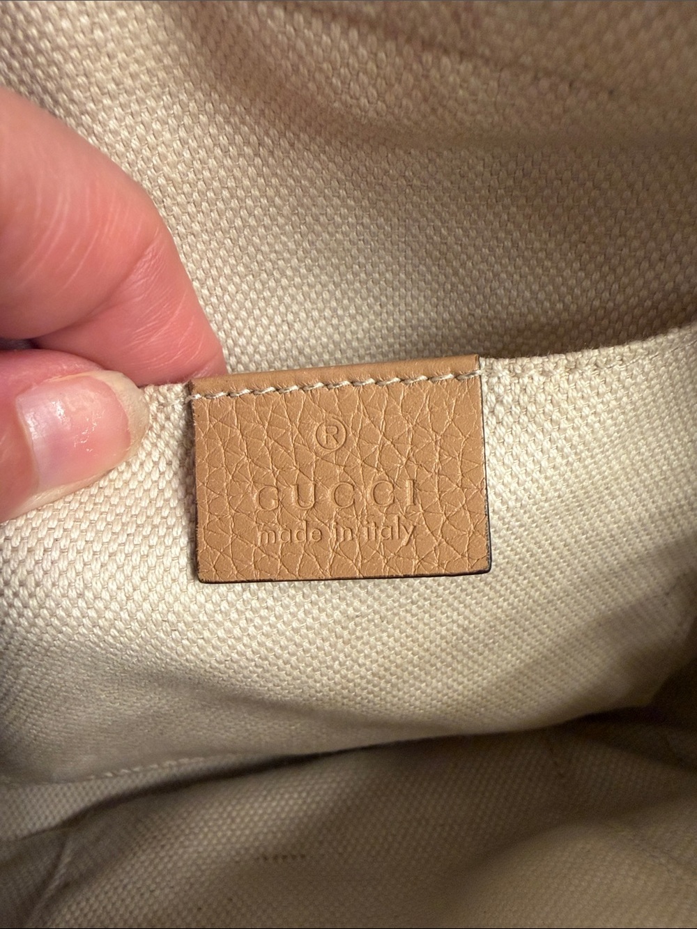 Gucci Tan Pebbled Leather Crossbody Camera Bag - Picture 3 of 10